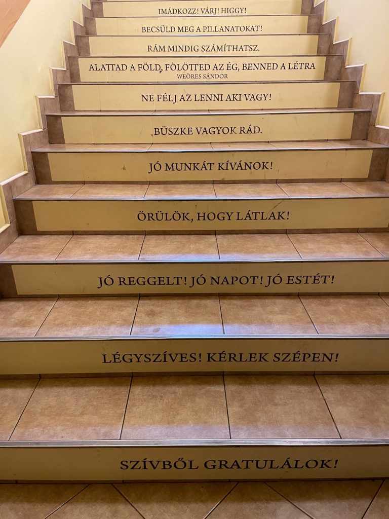 Árvaház lépcső
